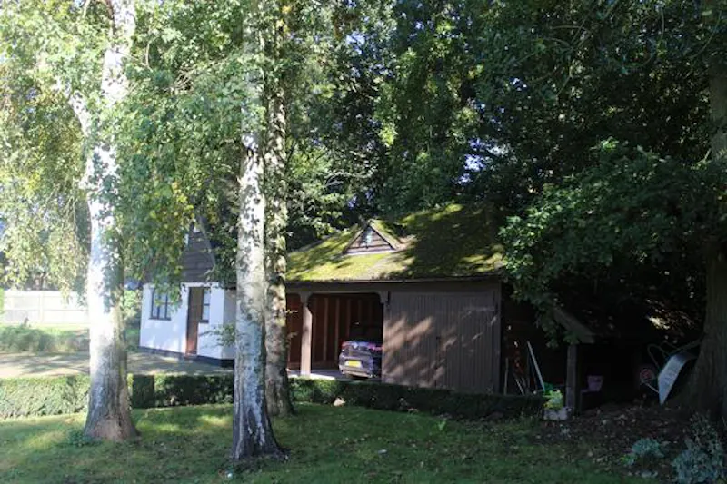Cookham home with woodland , E445 (photo 31)