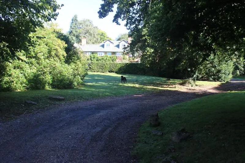 Cookham home with woodland , E445 (photo 44)