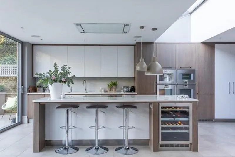 Kitchen at Stylish Clapham townhouse, B1786 (photo 10)