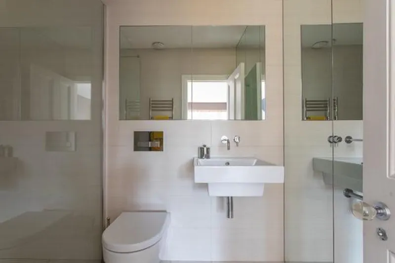 Bathroom at Stylish Clapham townhouse, B1786 (photo 21)
