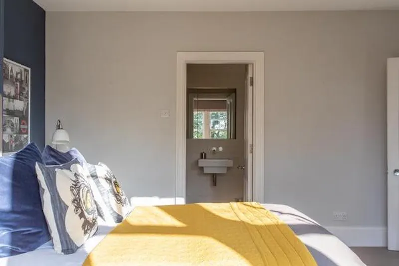 Stylish Clapham townhouse, B1786 (photo 22)