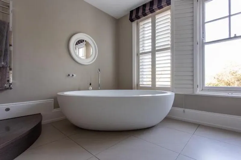 Bath - rolltop at Stylish Clapham townhouse, B1786 (photo 29)