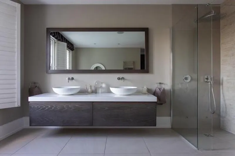 Bathroom at Stylish Clapham townhouse, B1786 (photo 31)