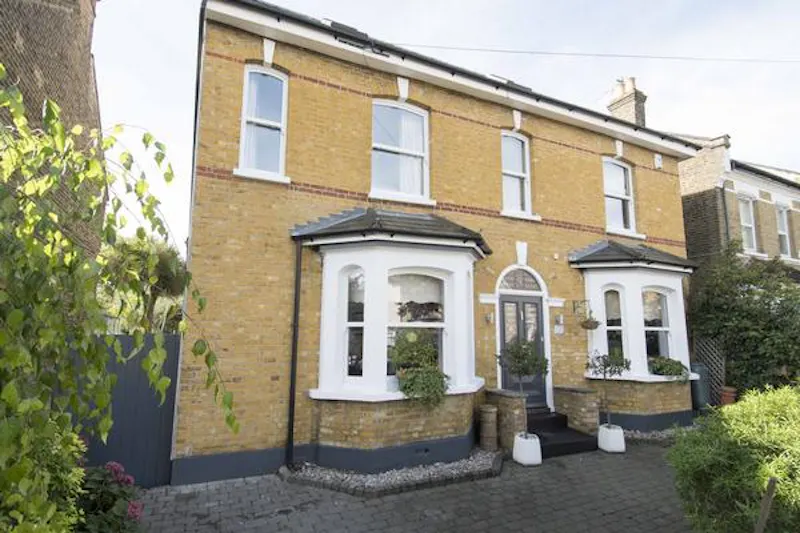 Detached South Woodford house, B1787 (photo 1)
