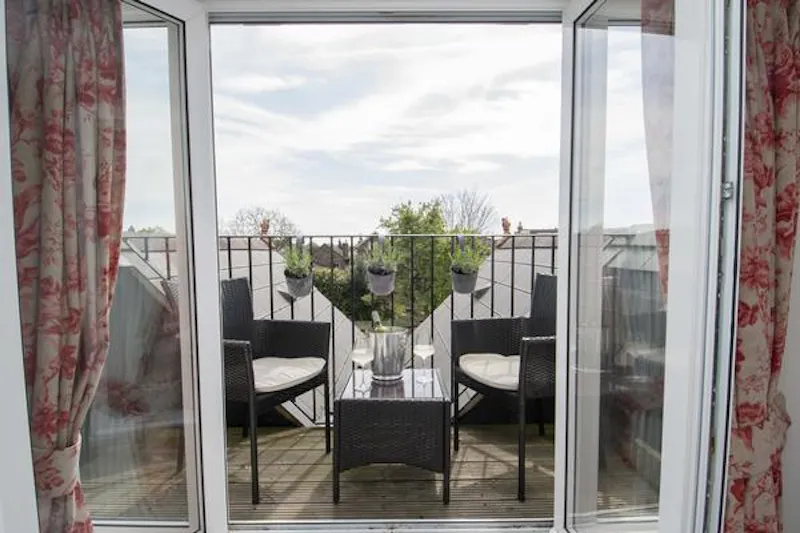 Balcony at Detached South Woodford house, B1787 (photo 28)