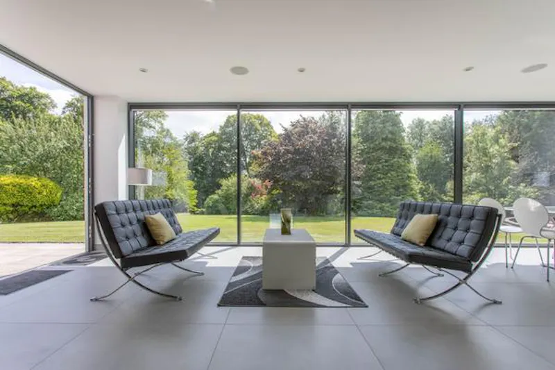 Living Room at Modern High Wycombe house, D2410 (photo 9)