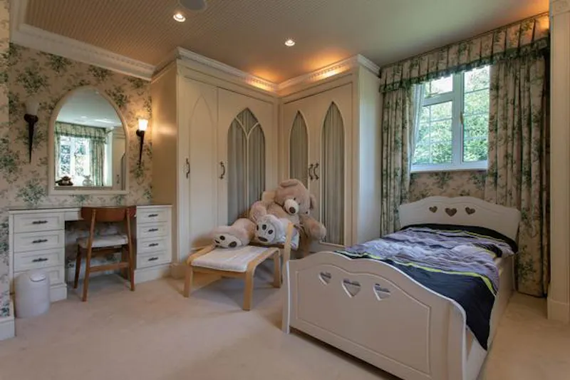 Bedroom - child's at Modern High Wycombe house, D2410 (photo 41)