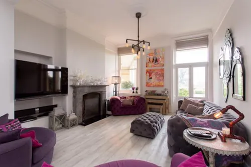 Colourful Bushey apartment, B1788