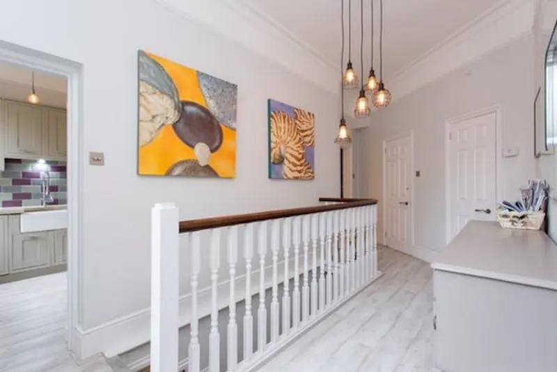 Entrance hall at Colourful Bushey apartment, B1788 (photo 5)
