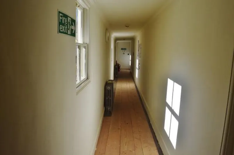 Corridor at Northampton country house, G299 (photo 36)