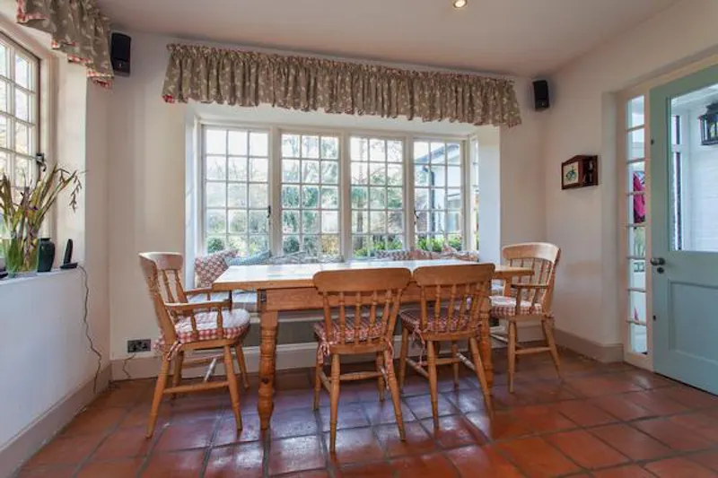 Dining room at Godstone Country pool house, C891 (photo 12)