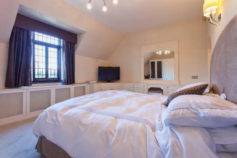 Godstone Country pool house, C891 (photo 17)
