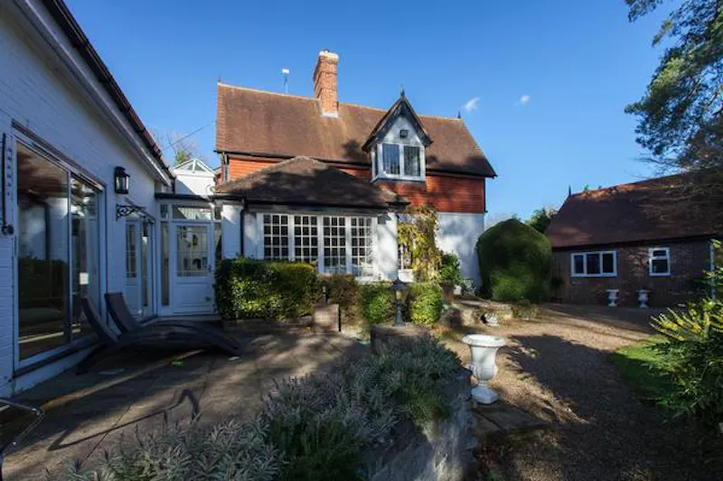 Godstone Country pool house, C891 (photo 25)