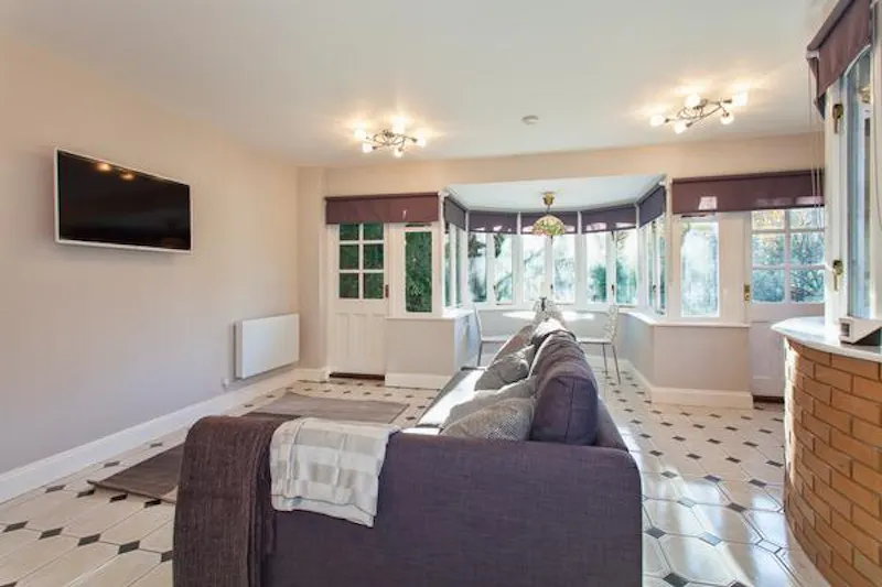 Godstone Country pool house, C891 (photo 33)