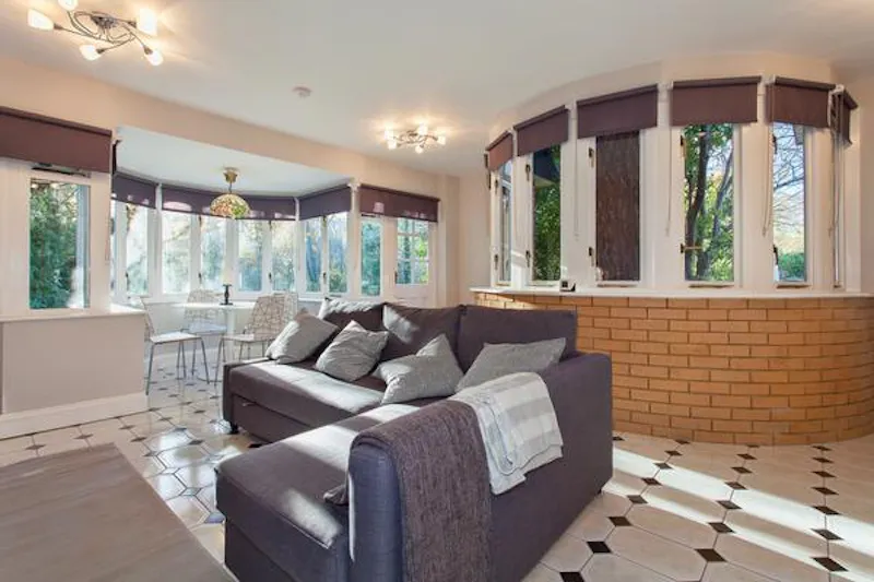 Godstone Country pool house, C891 (photo 35)