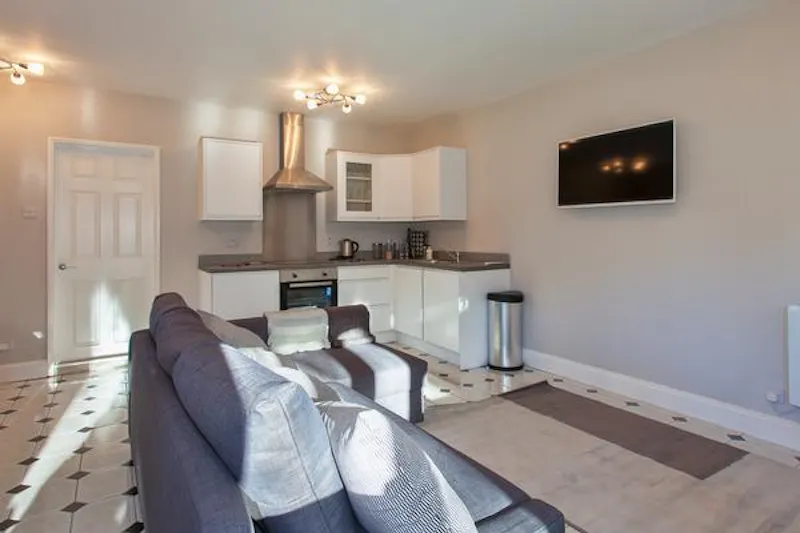 Godstone Country pool house, C891 (photo 39)