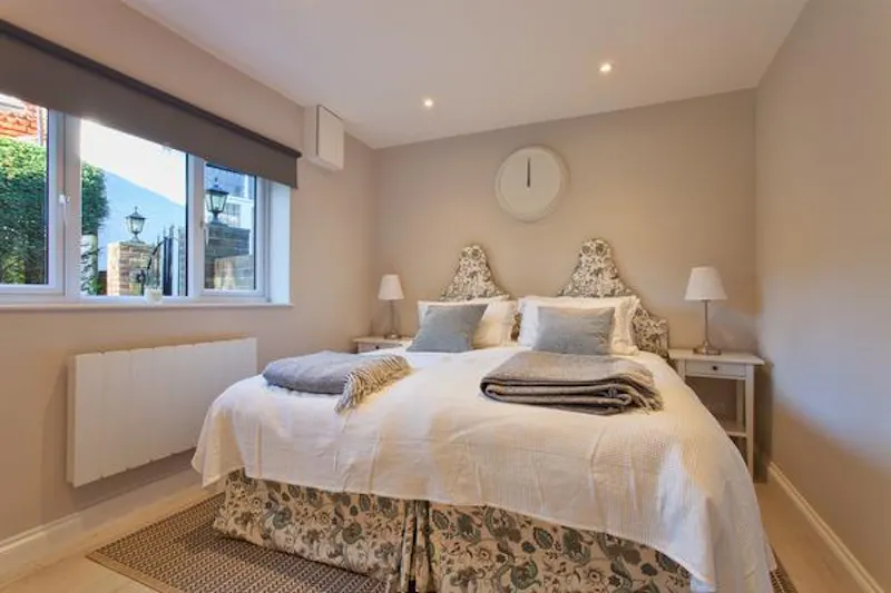 Godstone Country pool house, C891 (photo 41)