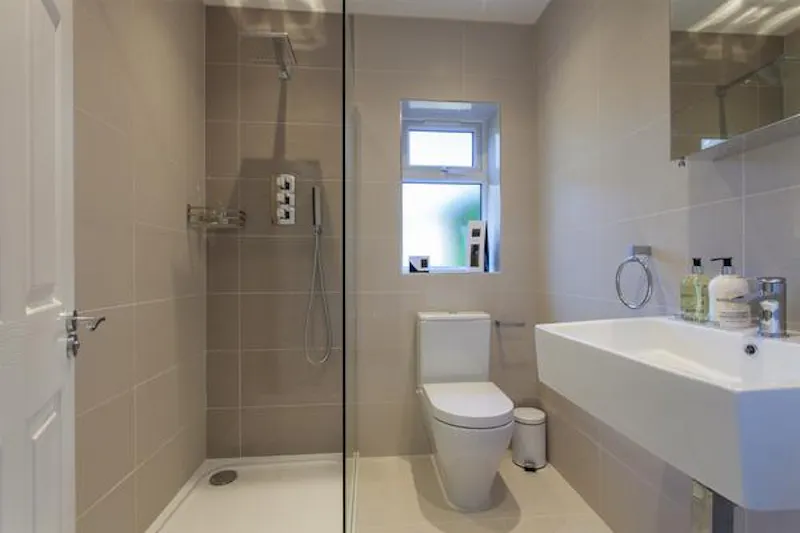 Godstone Country pool house, C891 (photo 43)