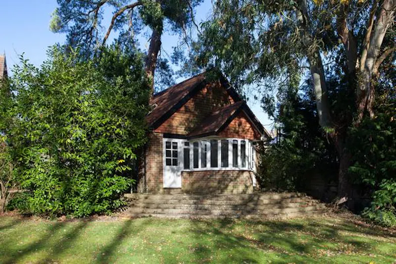 Godstone Country pool house, C891 (photo 44)