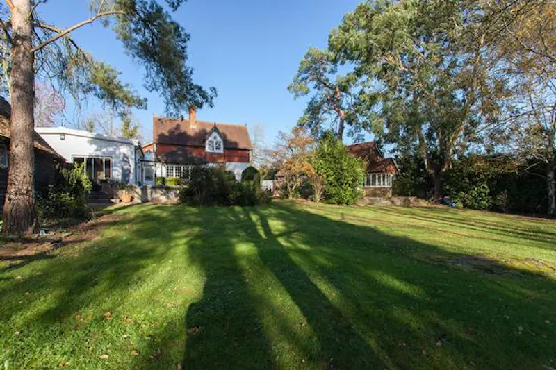 Godstone Country pool house, C891 (photo 47)