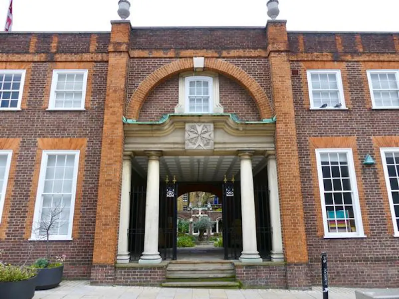 Norman gatehouse in Farringdon, P600 (photo 1)