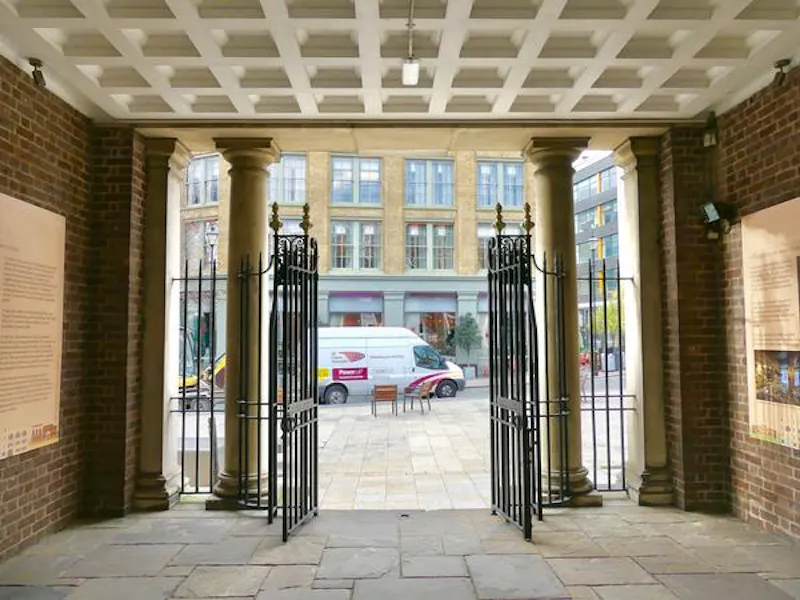 Gate at Norman gatehouse in Farringdon, P600 (photo 45)