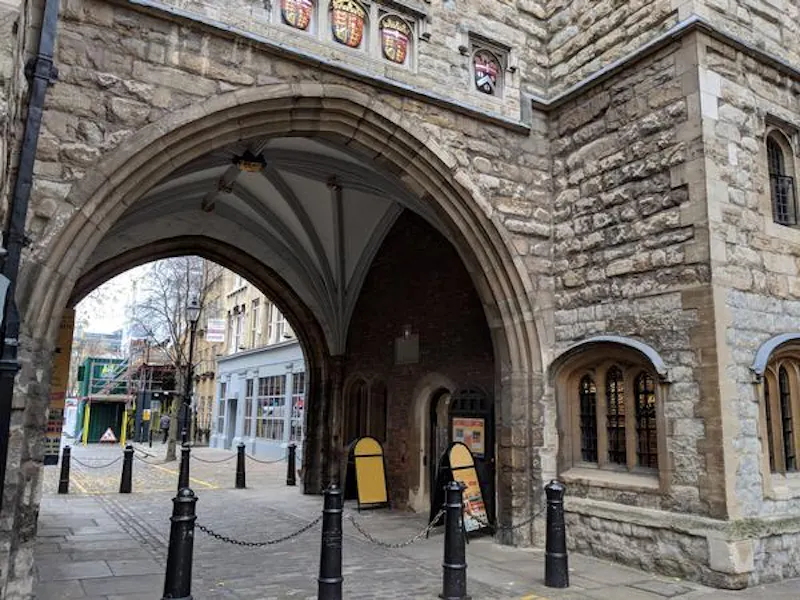 Norman gatehouse in Farringdon, P600 (photo 46)