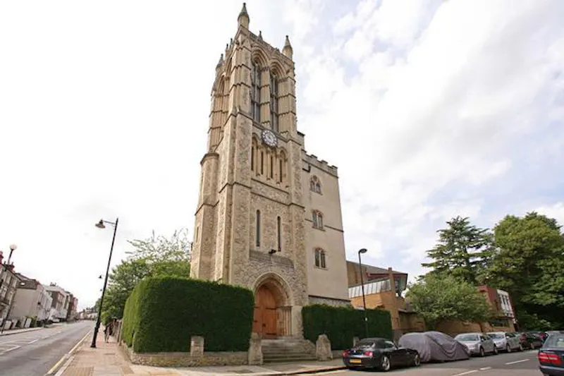 Film location Q128 in London (photo 1)