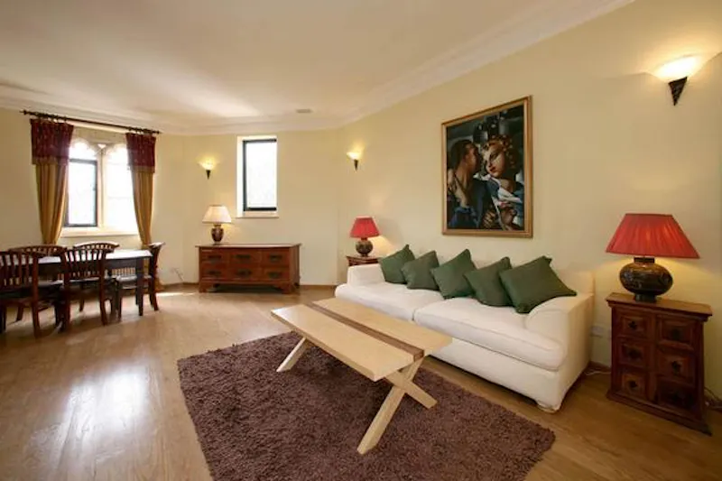 Living Room at Film location Q128 in London (photo 5)