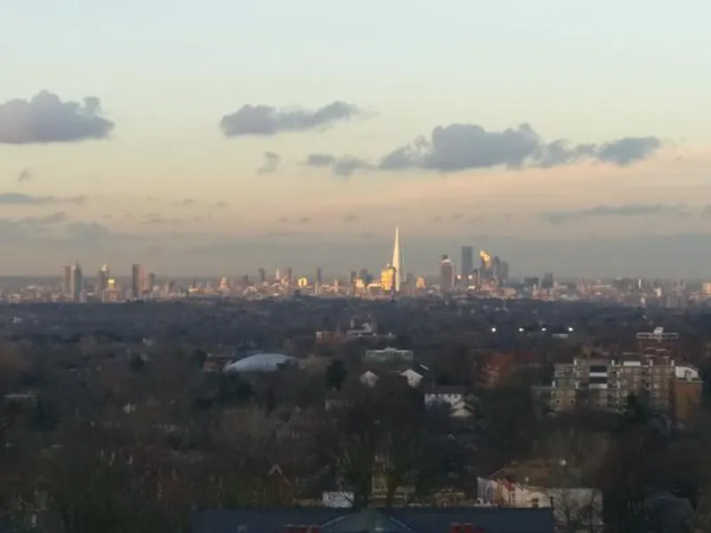 Film location Q128 in London (photo 16)