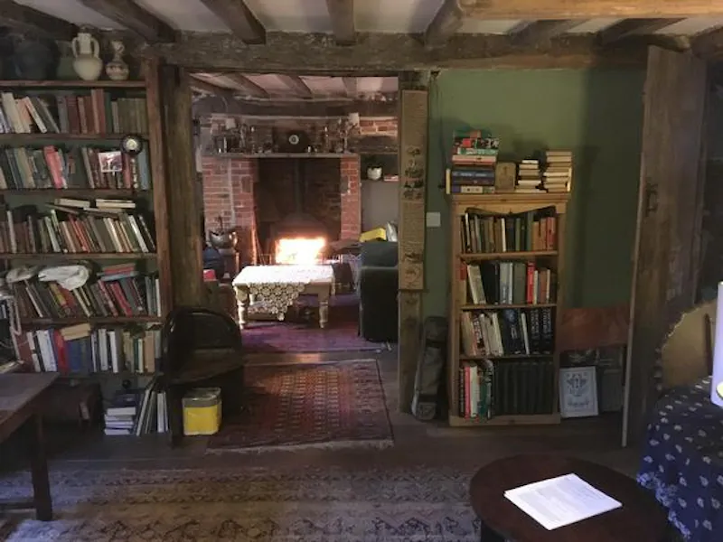 Fireplace at Film location L671 in Hampshire (photo 28)