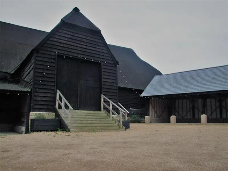 13th Century Cambridge barn, L672 (photo 1)