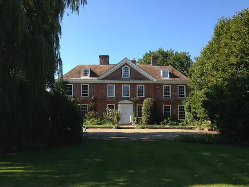 Queen Anne house in Minster, A1448 (photo 5)