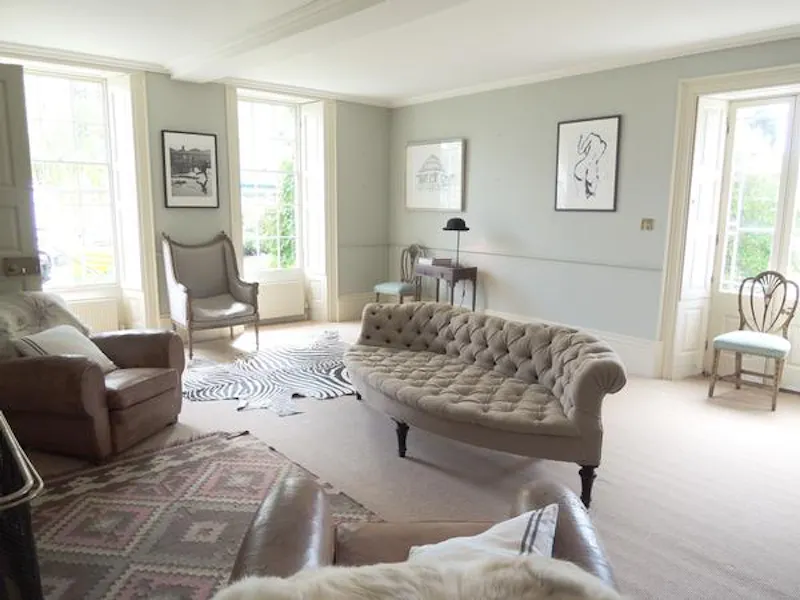 Living Room at Queen Anne house in Minster, A1448 (photo 8)