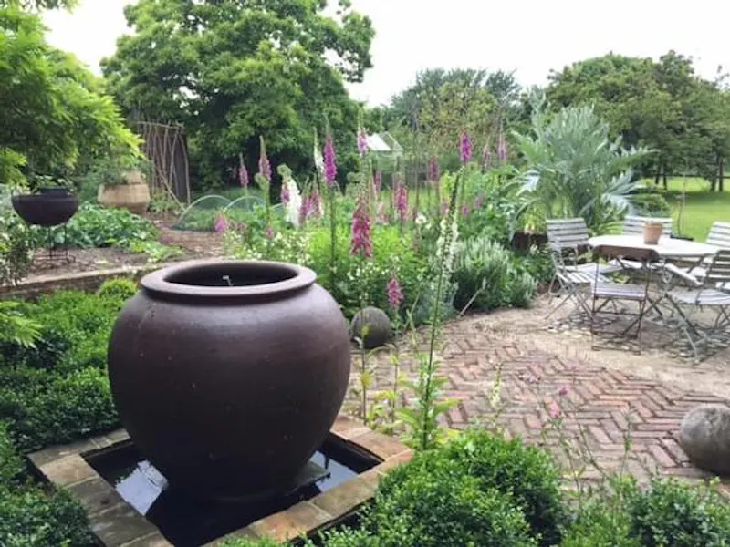 Terrace/Patio at Queen Anne house in Minster, A1448 (photo 20)