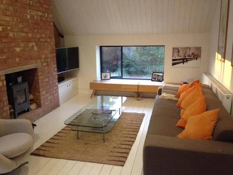 Living Room at Film location L673 in Oxfordshire (photo 4)