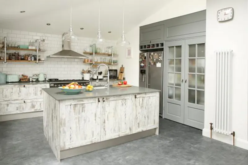 Kitchen at Film location E448 in Hertfordshire (photo 4)