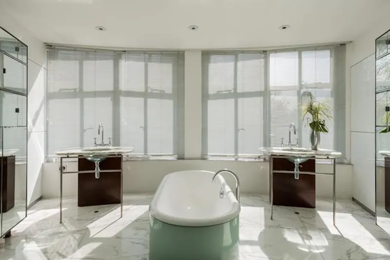 Bathroom at Iconic Chertsey modernist house, K421 (photo 13)