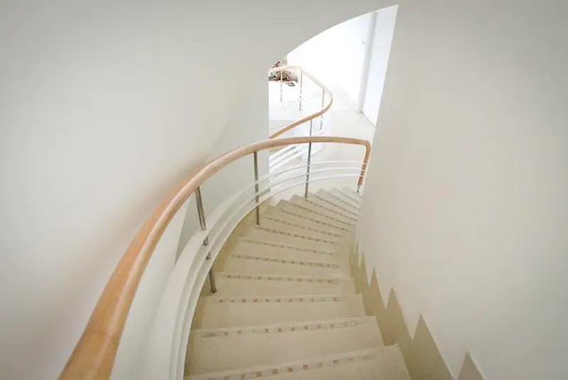 Iconic Chertsey modernist house, K421 (photo 3)