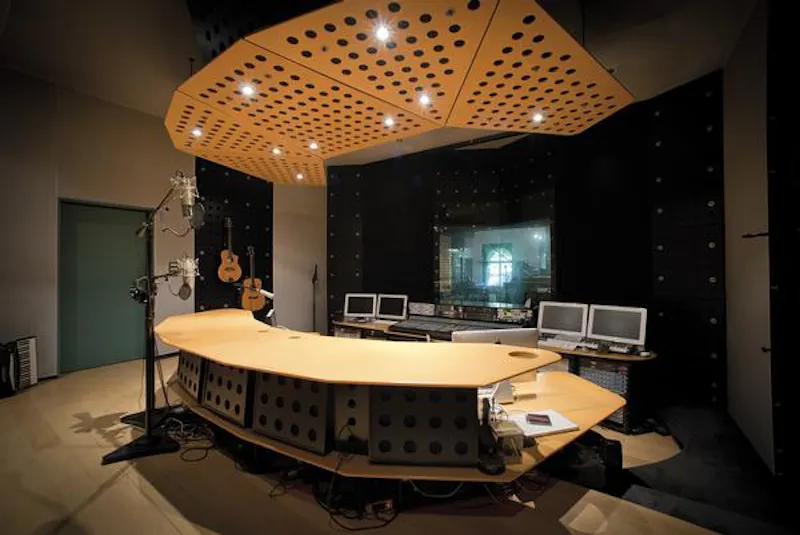 Studio at Iconic Chertsey modernist house, K421 (photo 25)