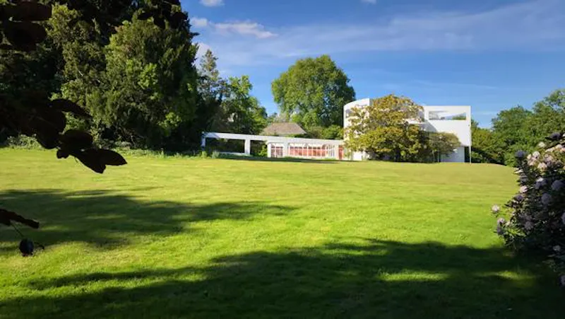 Iconic Chertsey modernist house, K421 (photo 39)