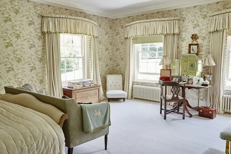 Charming manor in South Downs, A1449 (photo 9)