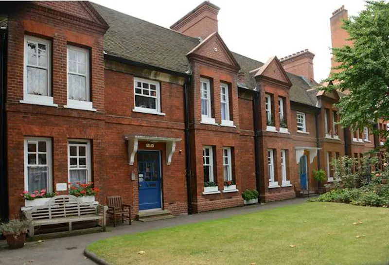 Traditional almshouses in Victoria, Q81 (photo 15)