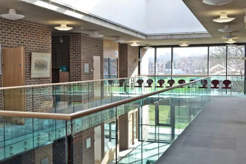 Versatile Dulwich school, J214 (photo 39)