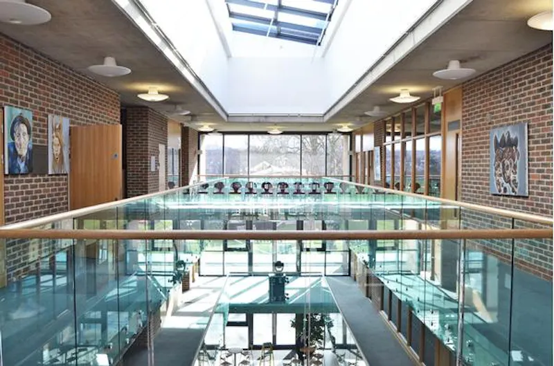 Versatile Dulwich school, J214 (photo 40)