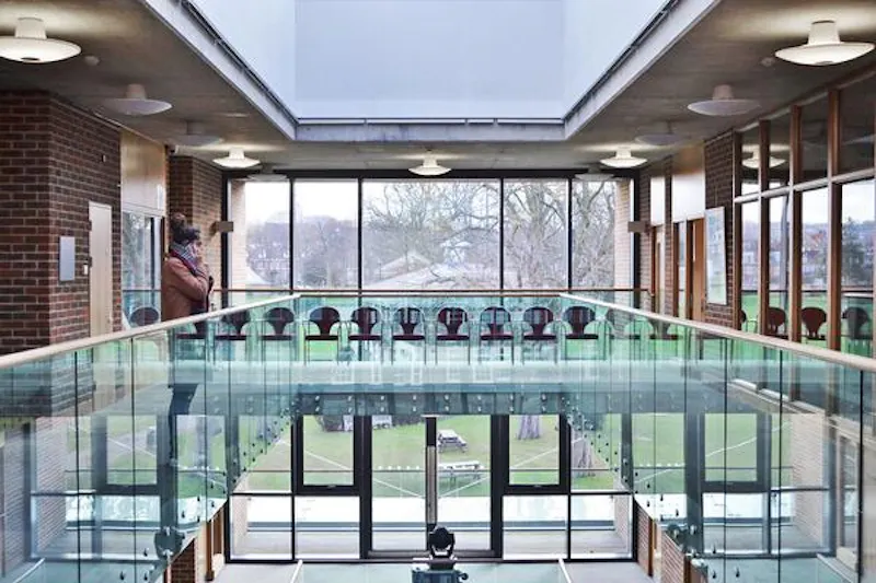 Versatile Dulwich school, J214 (photo 41)