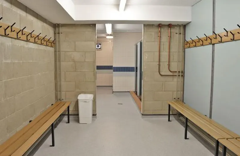 Changing rooms at Versatile Dulwich school, J214 (photo 55)