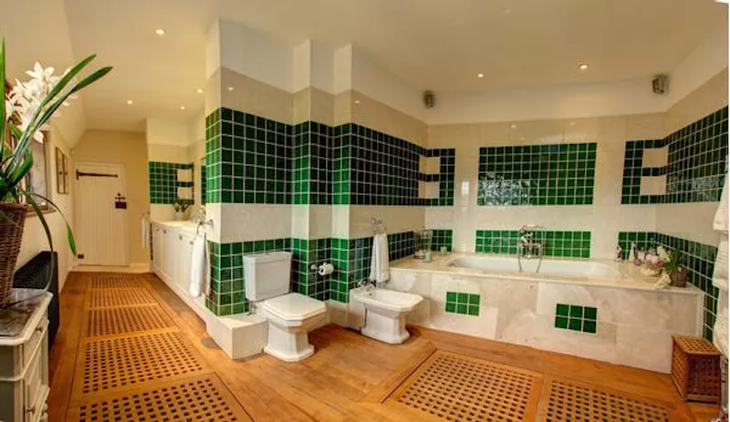 Bath at Little Thakeham Manor House, E430 (photo 46)
