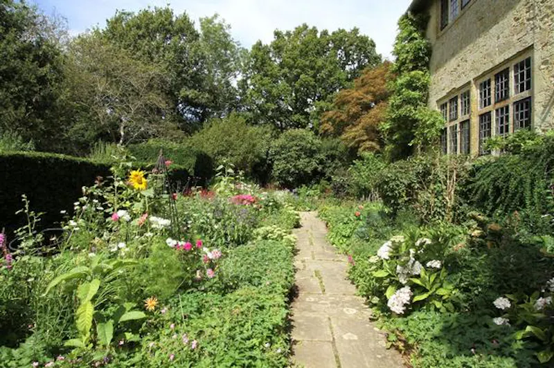 Garden - wild at Little Thakeham Manor House, E430 (photo 81)