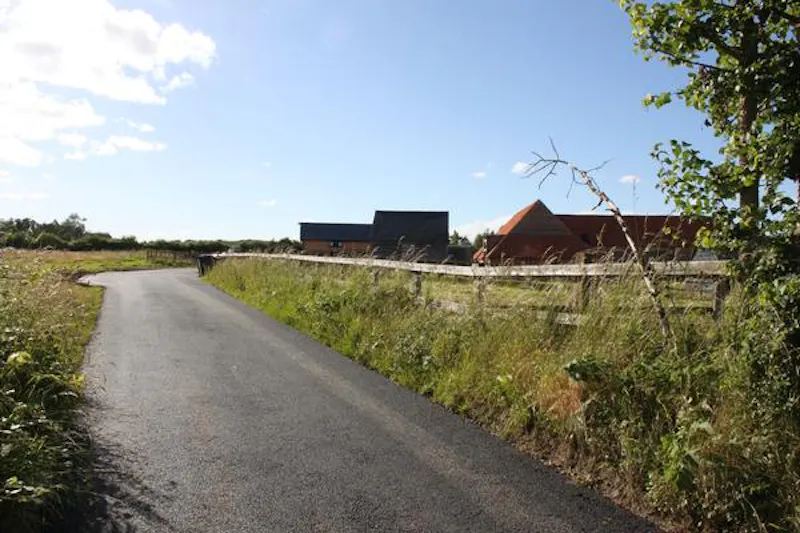 Driveway at Film location L659 in Hampshire (photo 126)